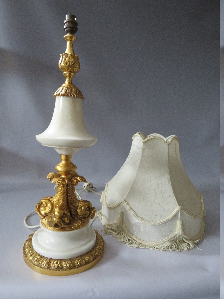 A MID 20TH CENTURY CONTINENTAL GILT BRASS AND RECONSTITUTED MARBLE TABLE LAMP, central column - Image 2 of 7