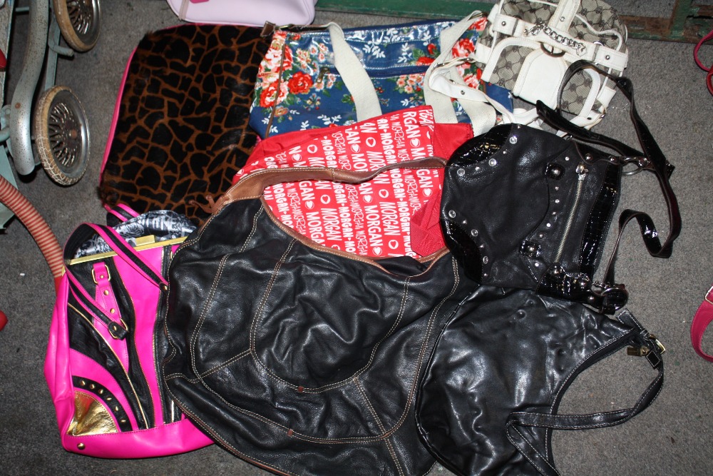 TWO LARGE BOXES OF MODERN LADIES HANDBAGS ETC. - Image 4 of 7