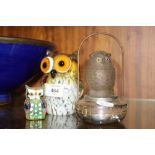 A PITHCO VINTAGE GLASS OWL SHAPED NIGHT LIGHT TOGETHER WITH A STUDIO GLASS OWL SHAPED PAPERWEIGHT