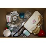 A BOX OF CERAMICS AND GLASSWARE TO INCLUDE A THREE PIECE DRESSING TABLE SET, AYNSLEY, CUT GLASS ETC.