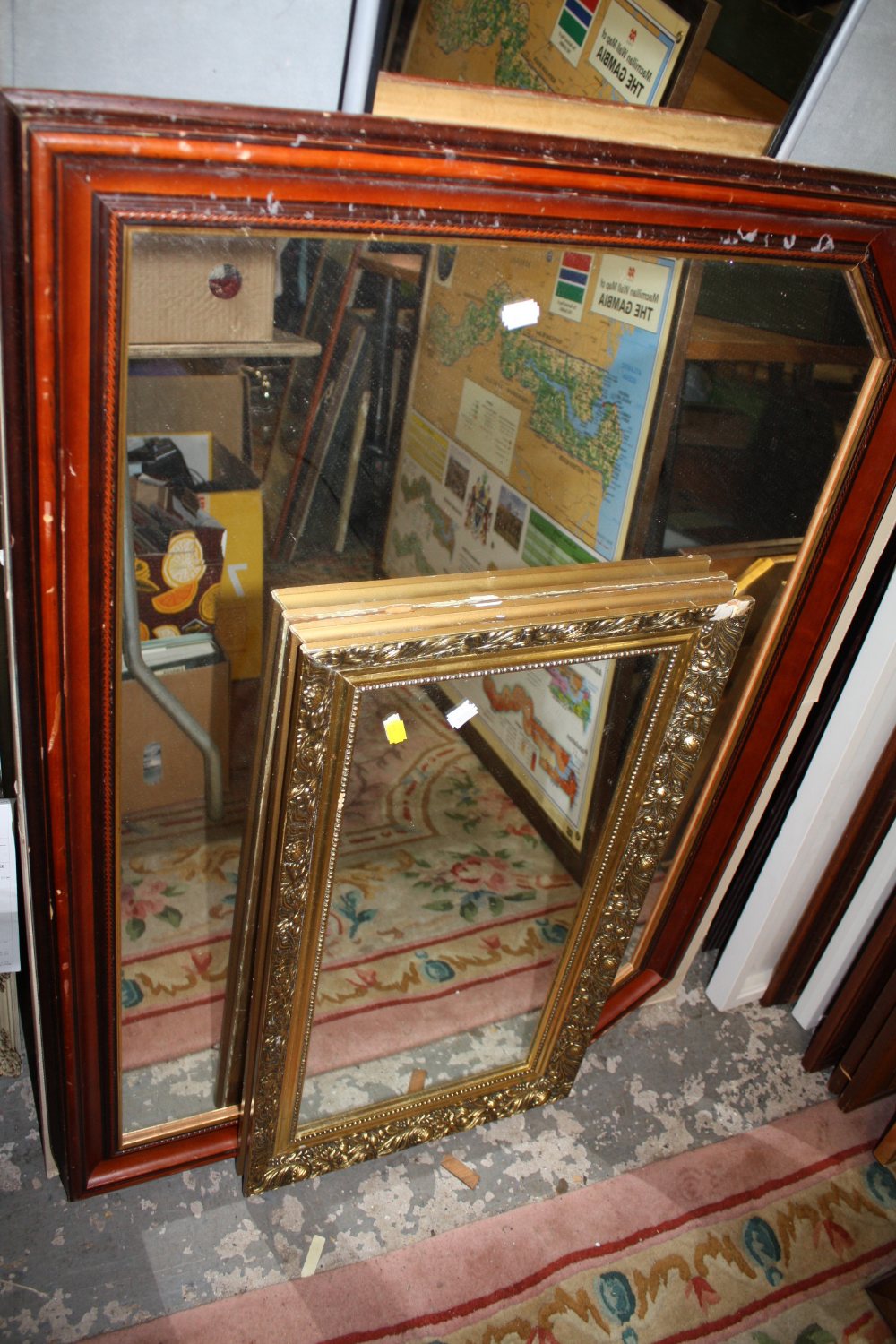 A COLLECTION OF MIRRORS TO INCLUDE A MODERN FLOOR STANDING MIRROR, OVER MANTEL MIRROR ETC (7) - Image 2 of 5