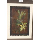 A FRAMED AND GLAZED WATERCOLOUR OF FLOWERS BY LESLIE MILLER (STAFFORDSHIRE ARTIST) SIZE 28 CM X 19