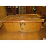 AN ANTIQUE SMALL PINE BOX WITH 'X.B 20' TO THE FRONT H-23 W-64 CM
