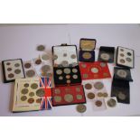 A COLLECTION OF CASED AND LOOSE COINS to include Falklands 1992 UNC set, Canada 1977 set, US 1977