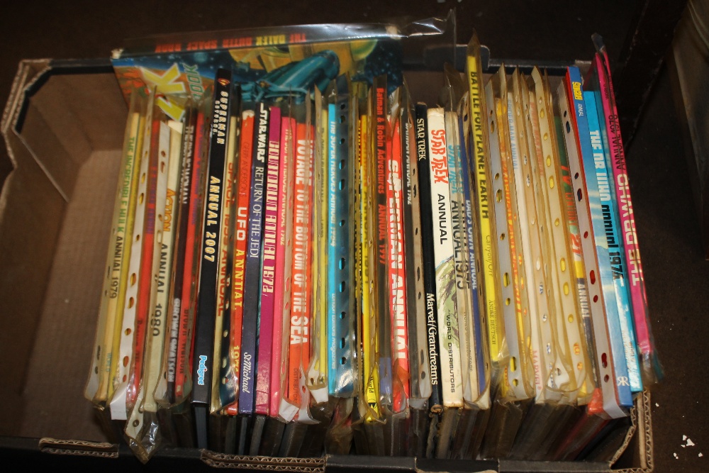 A QUANTITY OF COMIC AND SCI-FI ANNUALS to include 'THE DALEK OUTER SPACE BOOK 1966 together with