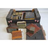 A TRAY OF ASSORTED VINTAGE MAGIC LANTERN PARTS AND ASSOCIATED ACCESORIES