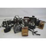 A TRAY OF ASSORTED VINTAGE CAMERAS to include a Polaroid "Super Swinger", Halina, Box Brownies