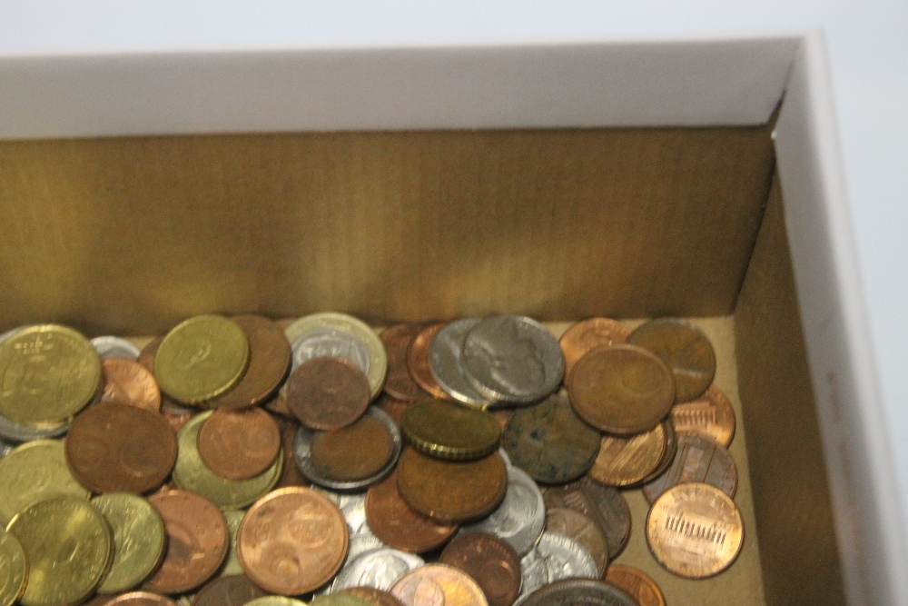 A QUANTITY OF EURO COINS AND CENTS, along with a quantity of US coins - Image 4 of 5