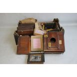 A TRAY OF ASSORTED VINTAGE PHOTOGRAPHIC PLATE HOLDERS AND PLATES, assorted sizes