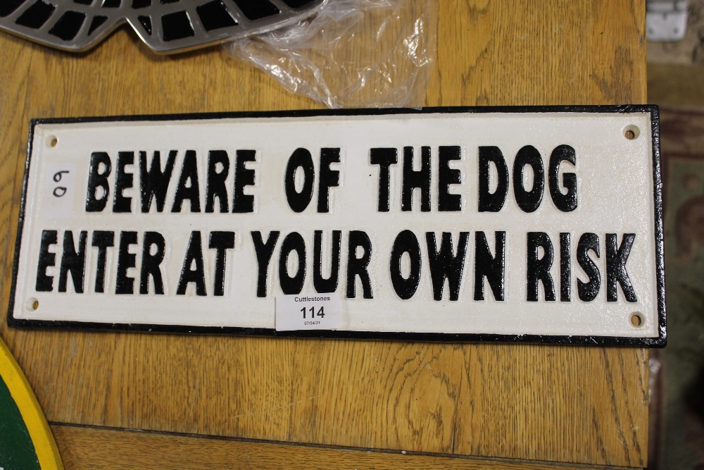 ***A LARGE BEWARE OF THE DOG SIGN, W 39.5 CM