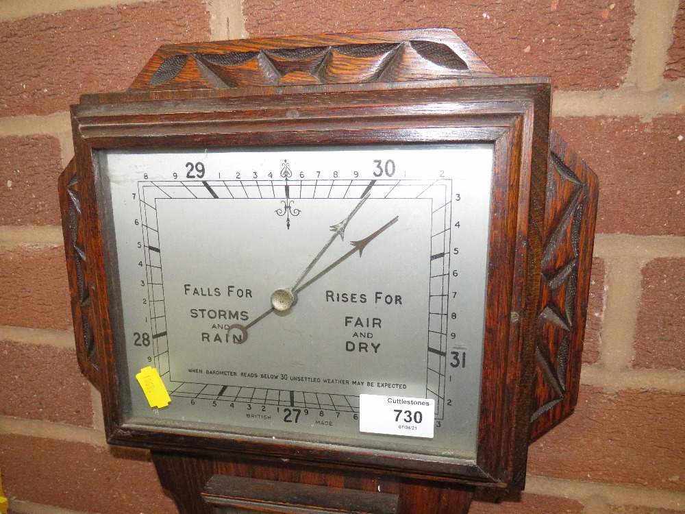 AN UNUSUAL ANGULAR OAK BAROMETER, H 55 CM, TOGETHER WITH ANOTHER SMALLER EXAMPLE (2) - Image 2 of 3