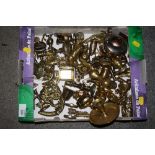 A SMALL TRAY OF BRASS FIGURES