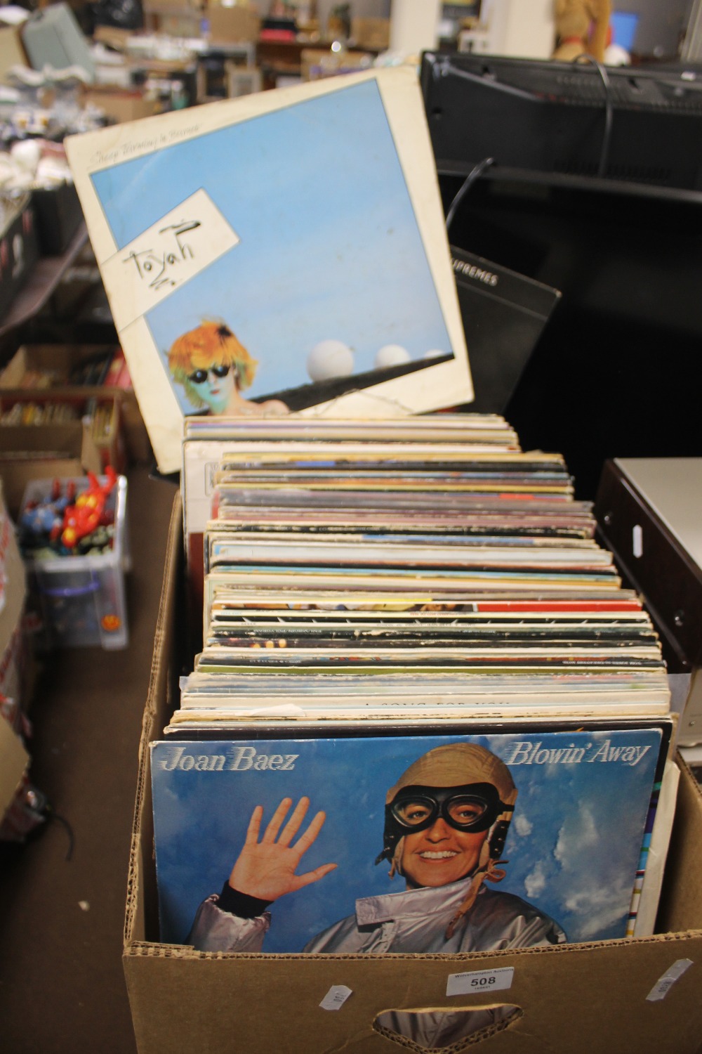 CIRCA 80 LP RECORDS TO INCLUDE DIANA ROSS, CARPENTERS, BONNY TYLER, ROD STEWART, BUDDY HOLLY, LIONEL