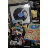 A BOX OF COLLECTABLE ELVIS PRESLEY ITEMS TO INCLUDE MONTHLY MAGAZINES, DVD SET, PUZZLE, BOOKS,