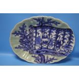 A JAPANESE TURN OF THE CENTURY LARGE OVAL PLATE, HAND PAINTED, BLUE ON CELADON BACKGROUND, 43 x 33