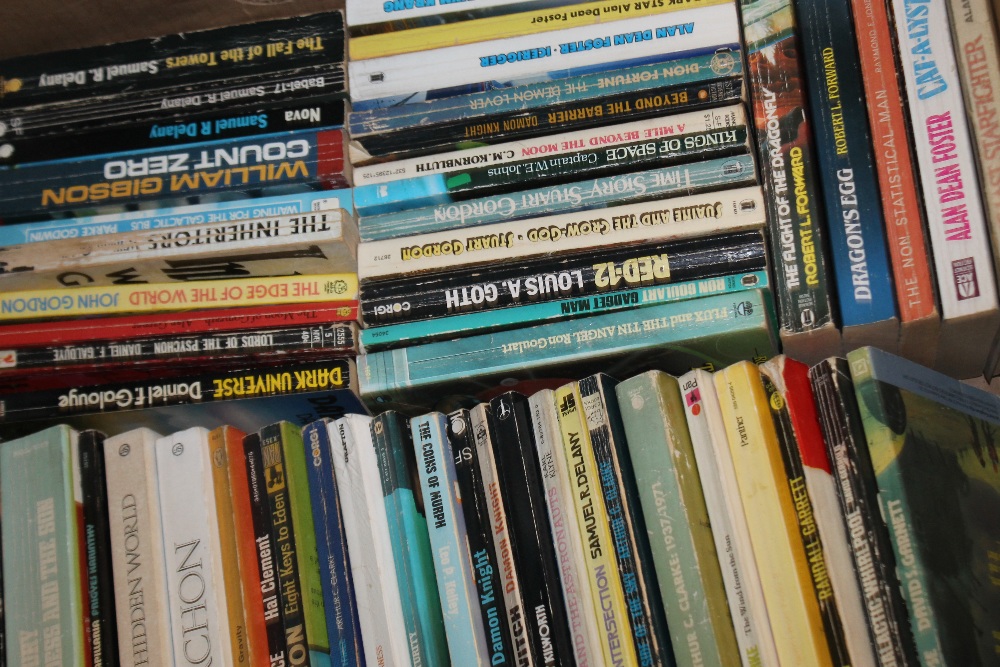 A FOLDING WICKER BOX AND TWO TRAYS OF MAINLY SCIENCE FICTION, FANTASY BOOKS - Image 5 of 5