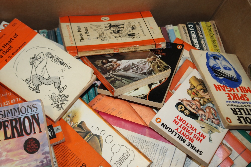 A FOLDING WICKER BOX AND TWO TRAYS OF MAINLY SCIENCE FICTION, FANTASY BOOKS - Image 4 of 5