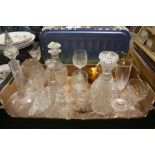 A TRAY OF ASSORTED GLASSWARE TO INCLUDE DECANTERS ETC