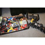 A TRAY OF ASSORTED DIE CAST AND OTHER TOY CARS ETC