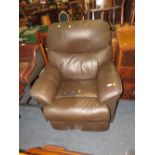 A BROWN LEATHER ELECTRIC RISE / RECLINE ARMCHAIR - HOUSE CLEARANCE