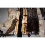 A COLLECTION OF VINTAGE FOX FUR STOLES ETC (8)