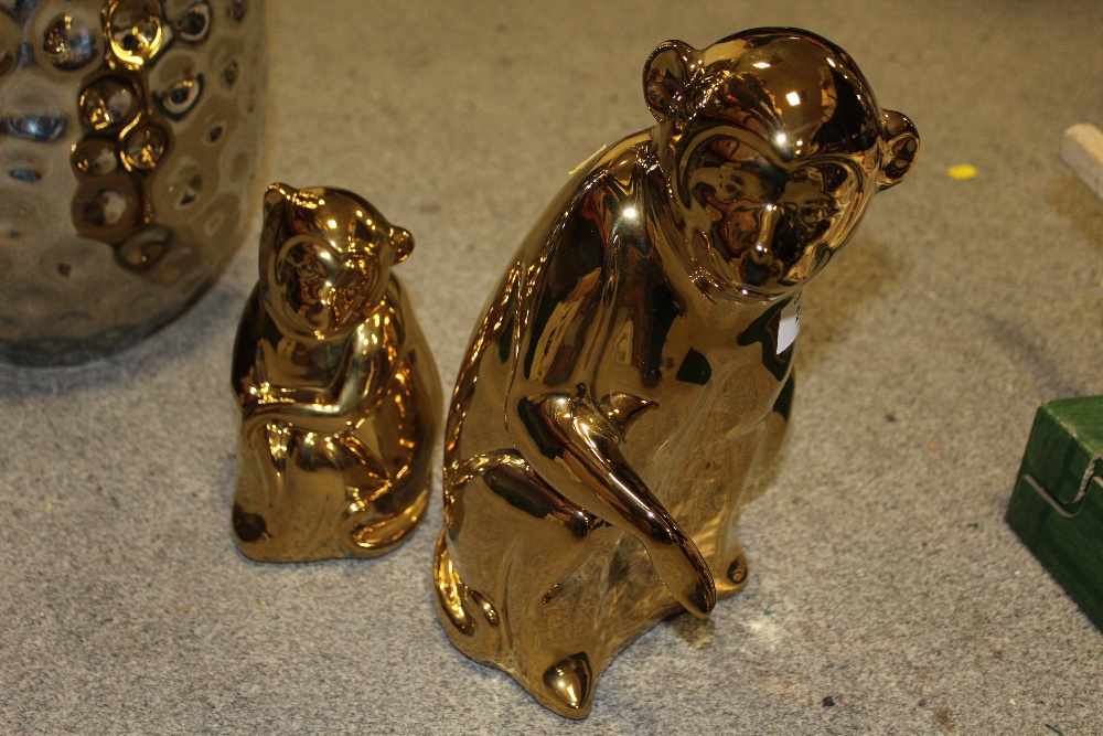 TWO MODERN DECORATIVE GOLD COLOURED CERAMIC MONKEY FIGURES TALLEST HEIGHT - 29.5CM TOGETHER WITH A - Image 2 of 3