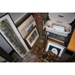 A QUANTITY OF ASSORTED PICTURES AND PRINTS TO INCLUDE WATERCOLOURS, PHOTO FRAMES ETC