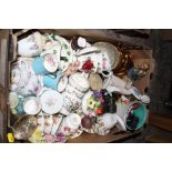 A TRAY OF ASSORTED CHINA AND CERAMICS TO INCLUDE AYNSLEY, NEO FIGURE A/F, ETC.