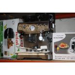 A SELECTION OF HOUSEHOLD GOODS TO INCLUDE BREVILLE COFFEE MACHINE, FRYER, TOASTER ETC A/F