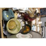 A TRAY OF ASSORTED CERAMICS TO INCLUDE AN ORIENTAL FIGURE A/F, RUSKIN STYLE BOWL ETC.