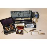 A BOX OF COLLECTABLES TO INCLUDE A QUANTITY OF CORKSCREWS, CARVING SET ETC