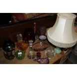 A COLLECTION OF ASSORTED COLOURED AND STUDIO GLASS WARE