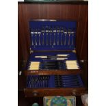 AN OAK CASED CANTEEN OF EDWIN BLYDE & CO CUTLERY