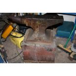 AN ANVIL ON STAND L 79 CM