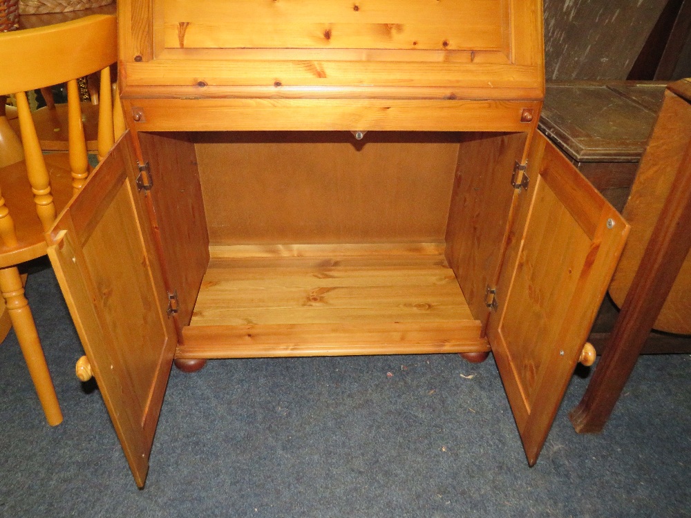 A MODERN DUCAL PINE BUREAU W-80 CM - Image 4 of 4