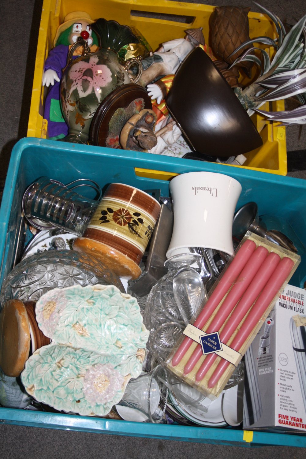 FIVE BOXES OF CERAMICS AND SUNDRIES TO INCLUDE CLOWN FIGURES - Image 2 of 2