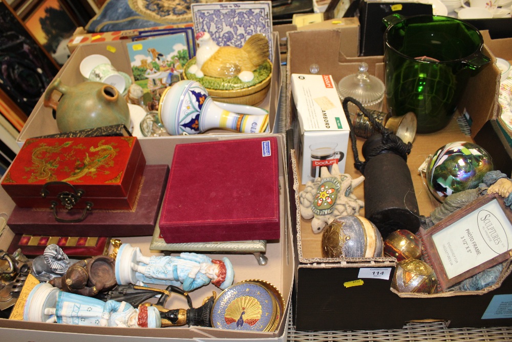 THREE TRAYS OF ASSORTED COLLECTABLES TO INCLUDE WEDGWOOD, GLASS BALLS ETC.