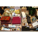 THREE TRAYS OF ASSORTED COLLECTABLES TO INCLUDE WEDGWOOD, GLASS BALLS ETC.