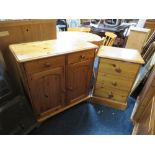 A MODERN HONEY PINE DRESSER W-81 CM AND A PINE 3 DRAWER CHEST (2)