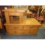 A LARGE COLONIAL PINE COFFEE TABLE WITH DRAWERS W-122 CM AND A LAMP TABLE