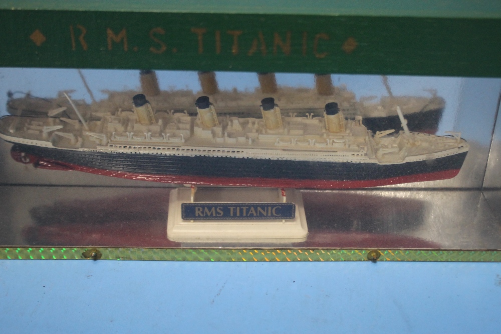 A CASED MODEL OF THE TITANIC - Image 2 of 2