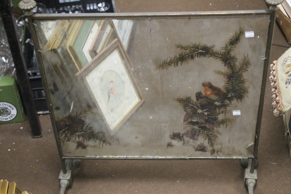 A FIRE SCREEN PAINTED WITH ROBINS APPROX 70 X 64 CM