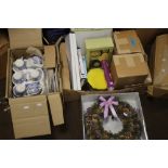 A QUANTITY OF ITEMS TO INCLUDE BLUE & WHITE CERAMICS, A WREATH ETC.