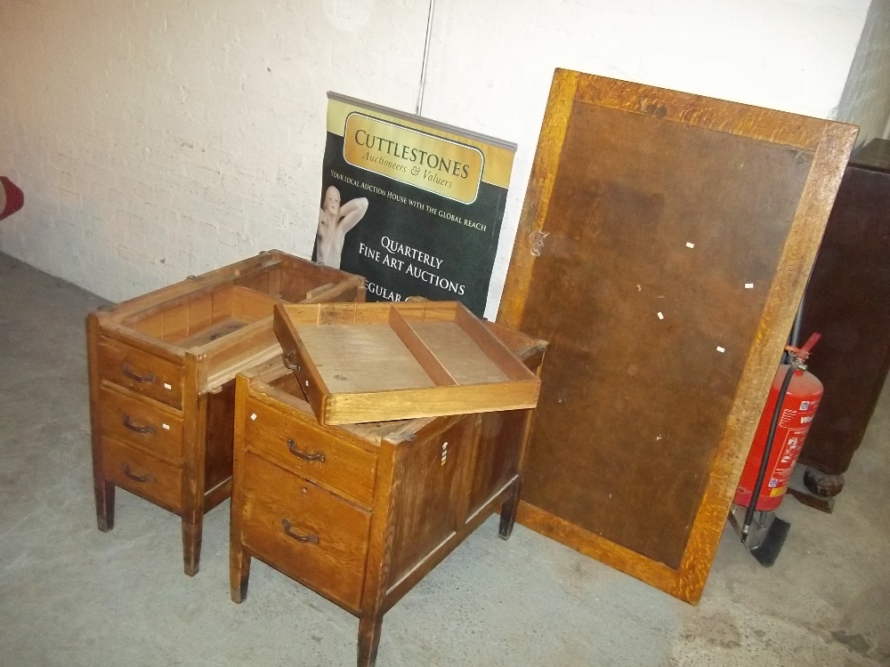 AN OAK ANTIQUE TWIN PEDESTAL DESK - Image 3 of 4