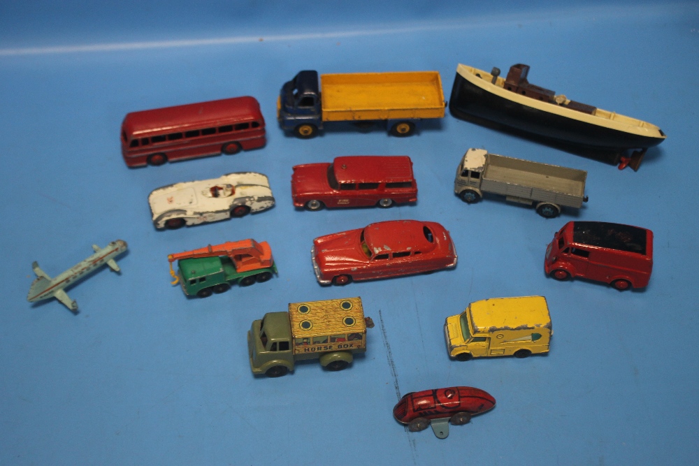 A SELECTION OF DINKY VEHICLES TO INCLUDE ROYAL TIGER BUS, MERCEDES BENZ 237, BIG BEDFORD TRUCK