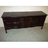 A DARK OAK SIDEBOARD, L 167 cm D 48 cm, H 72 cm