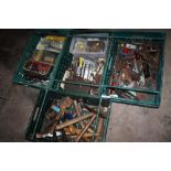 FOUR TRAYS OF MIXED HANDTOOLS TO INCLUDE HAMMERS AND MALLETS, DRILL BITS, SET SQUARES, CLAMPS ETC (