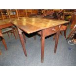 AN ANTIQUE PEMBROKE TABLE WITH SINGLE DRAWER - A/F - STRUCTURALLY VERY LOOSE