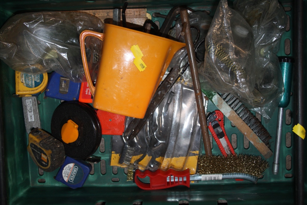 FOUR TRAYS OF MIXED HANDTOOLS TO INCLUDE CHISELS, FILES, TAPE MEASURES, PLANE ETC (PLASTIC TRAYS NOT - Image 2 of 5