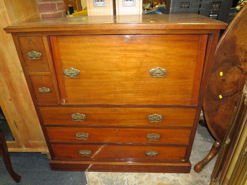 A LARGE ANTIQUE MAHOGANY SECRETAIRE CHEST H-119 W-120 CM